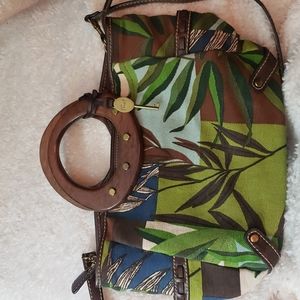 FOSSIL WOODEN HANDLE W/CROSS BODY STRAP - TROPICAL PATTERN FABRIC PURSE.